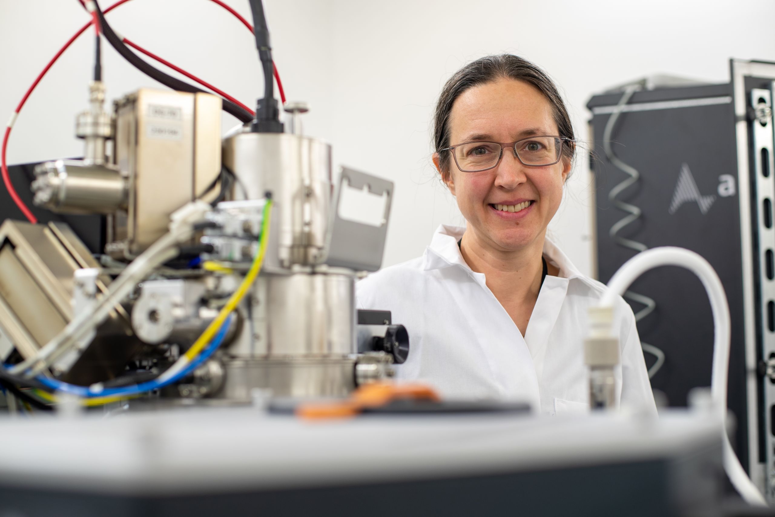 Professor Rachel Oliver in the lab