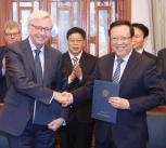 Professor Stephen J Toope and colleagues at Peking University