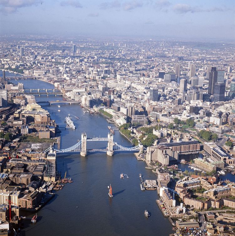 Britain from the Air: 1945-2009