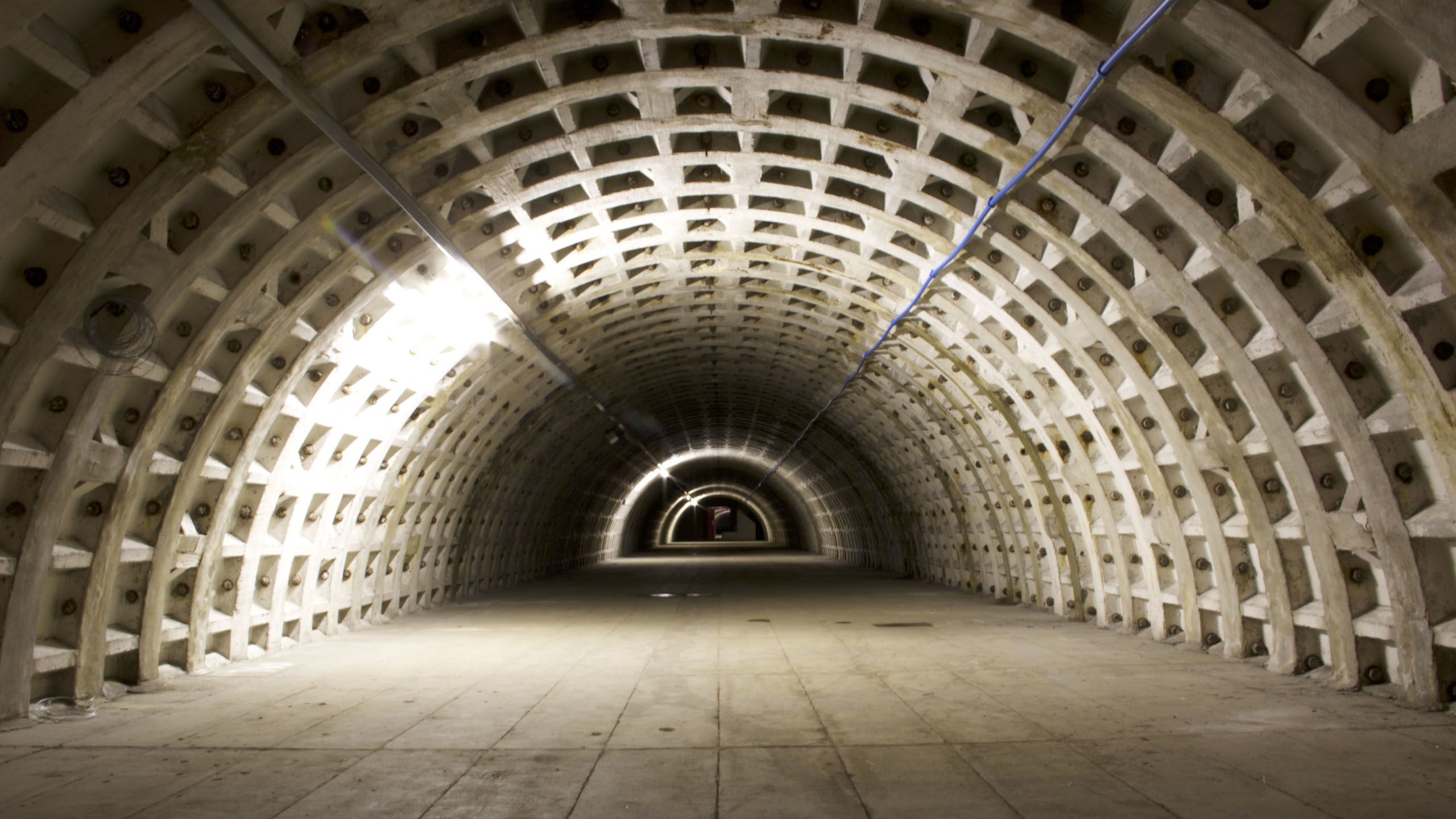 Underground tunnel. Бомбоубежище. Подземный тоннель. Подземный бункер. Заброшенный тоннель.