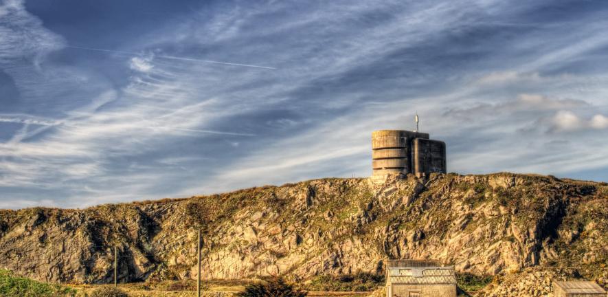 "Nazi Fire Control Tower on Alderney" by neilalderney123 is licensed under CC BY-NC 2.0.