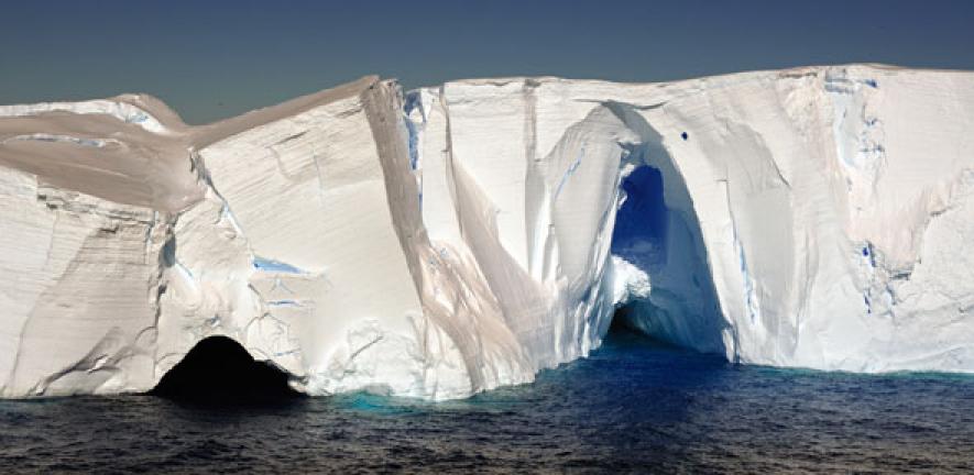 ‘Scars’ left by icebergs record West Antarctic ice retreat | University ...